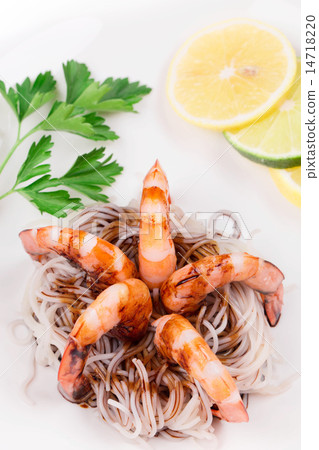 Fresh boiled shrimps with spaghetti. 14718220