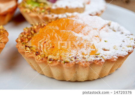 sweet cakes  14720376