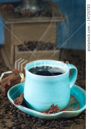 Coffee and old coffee mill Coffee and old coffee mill 14720783