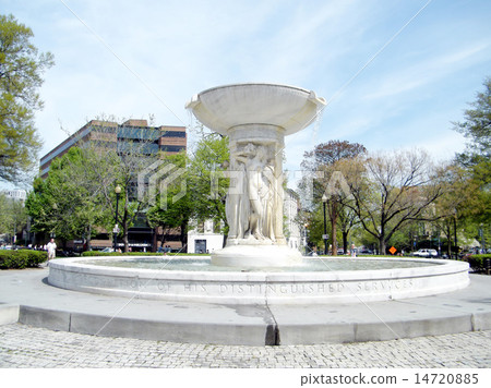 Washington fountain on Dupont Circle 2010 Washington fountain on Dupont Circle 2010 14720885