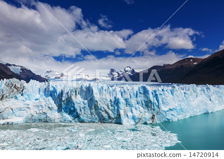 Glacier in Argentina 14720914