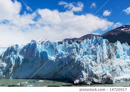 Glacier in Argentina 14720917