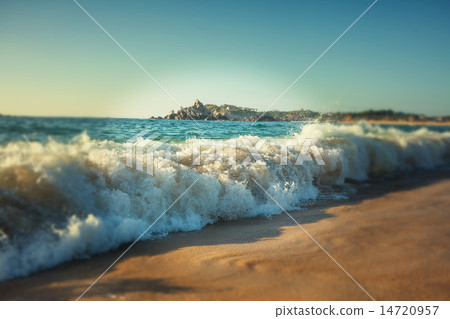 Wave 14720957