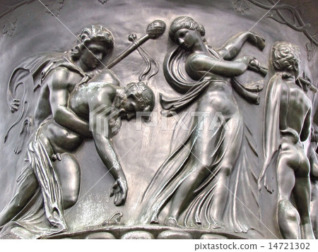 Washington Lafayette Park Low relief 2011 14721302