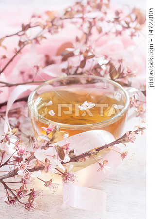 Green tea and pink blossom brunch Green tea and pink blossom brunch 14722005