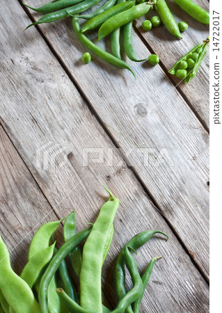 Corner background with beans and peas Corner background with beans and peas 14722017