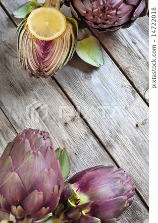 Corner background with artichokes Corner background with artichokes 14722018
