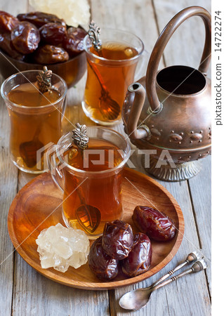 Arabic tea and dates 14722274