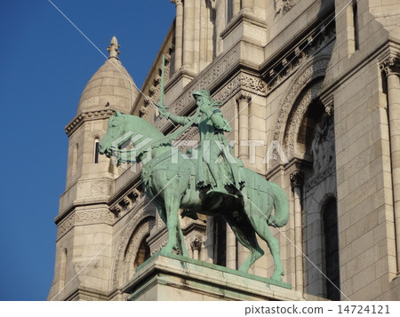 Montmartre Sacre Coeur Temple Green statue statue of Jeanne d'Arc 14724121