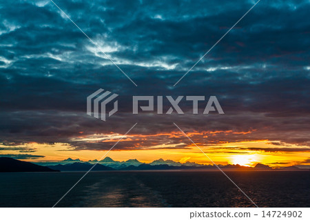 Impessive Sunset in Alaska 14724902