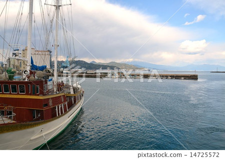 Fuji Shimizu Port of early spring 14725572