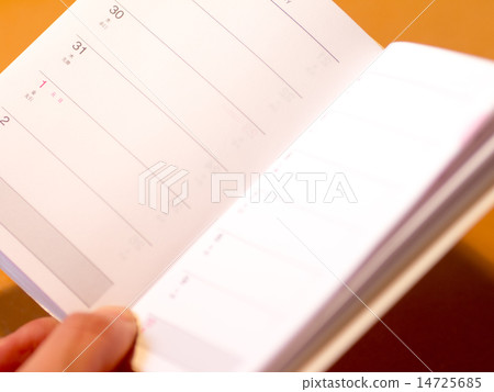 用筆記本確認新年 14725685