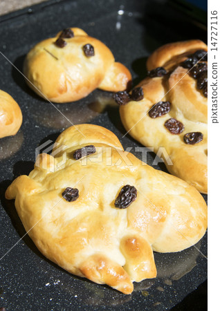 Homemade bread 14727116