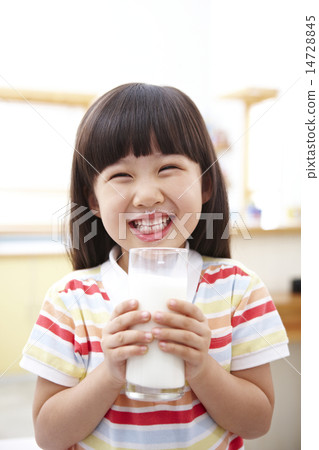 To drink milk To drink milk 14728845