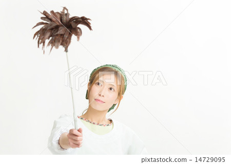 Housewife to wear clothes for cleaning 14729095