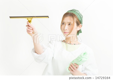 Housewife to wear clothes for cleaning Housewife to wear clothes for cleaning 14729164