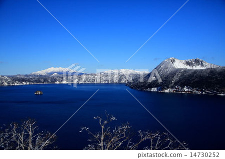 Lake Mashu in winter Lake Mashu in winter 14730252