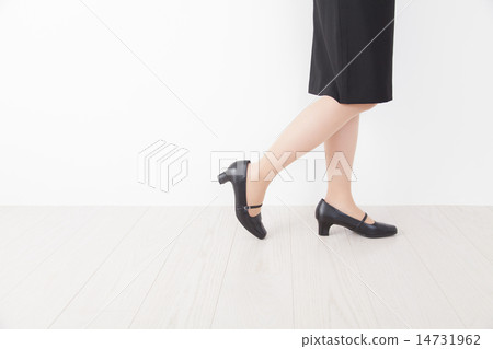 Women's feet 14731962