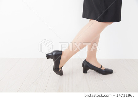 Women's feet Women's feet 14731963