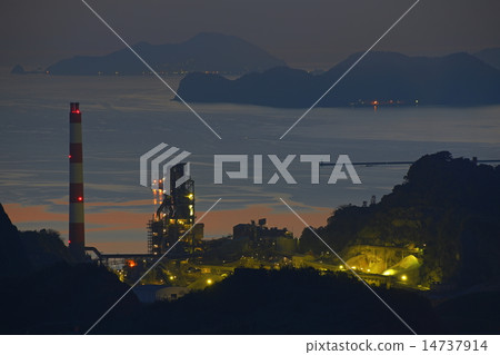 工廠和夜景 14737914