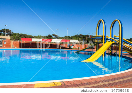 照片素材(圖片): swim pool slide summer