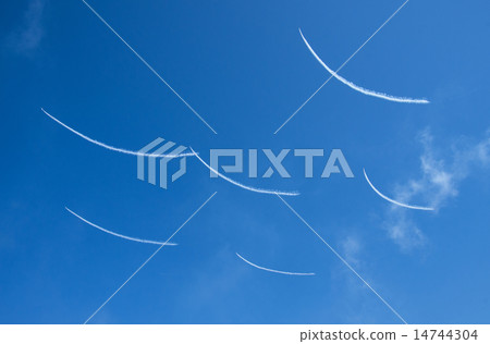 Blue impulse (beginning to draw cherry blossoms) Blue impulse (beginning to draw cherry blossoms) 14744304