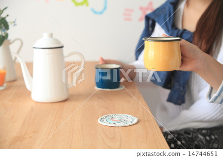 女孩喝茶 14744651