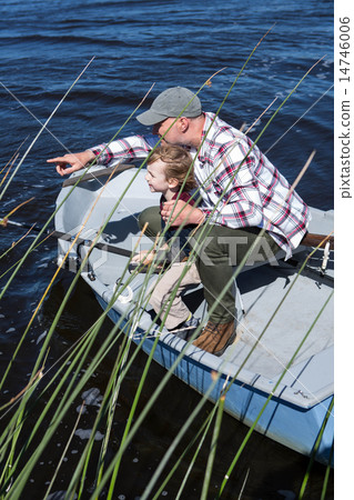 Happy man fishing with his son 14746006