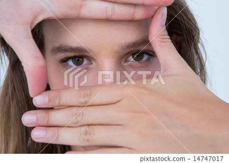 Pretty blonde making frame with her hands 14747017