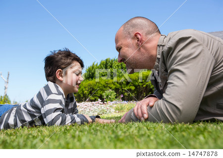 father and son having fun-圖庫照片 [14747878] - pixta