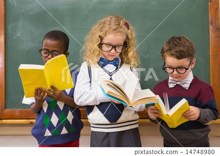 Pupils reading books 14748980