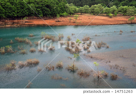 Takaraen Lake 8 14751263
