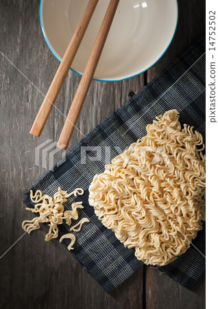 Instant noodles Instant noodles 14752502