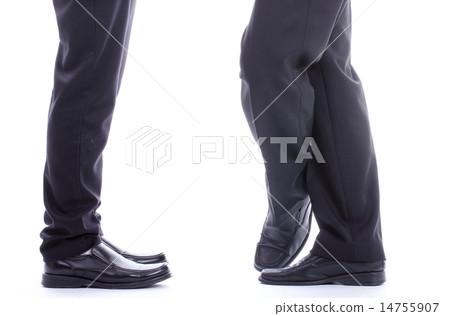 Businessman standing 14755907