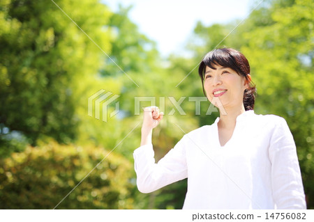 Guts pose · Middle aged women Guts pose · Middle aged women 14756082