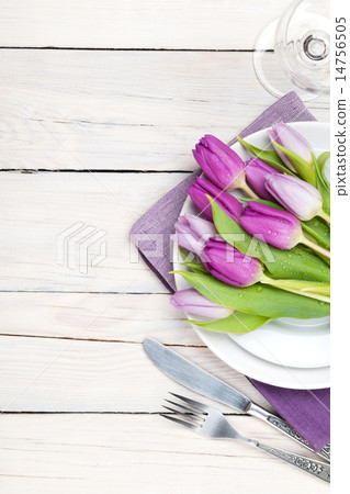 Purple tulip bouquet over plate Purple tulip bouquet over plate 14756505