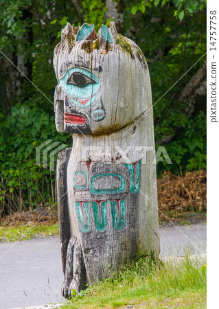 A Native American totem pole 14757758