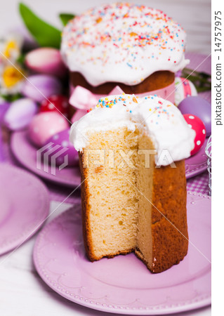 Easter cake  14757975