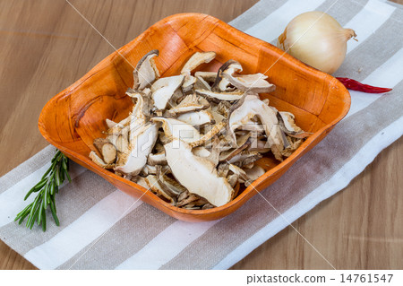 Dry shiitake Dry shiitake 14761547