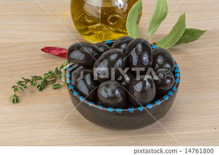 Black olives Black olives 14761800