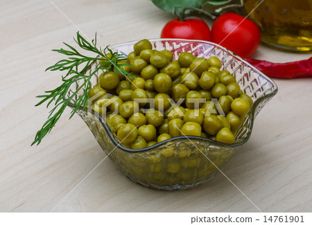 Green canned peas 14761901