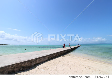 Pier 14762241