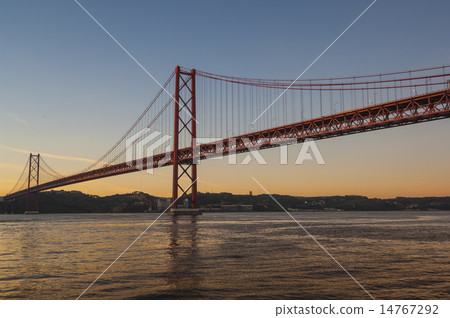 LISBON/PORTUGAL  The Tagus River Bridge at Dawn 14767292