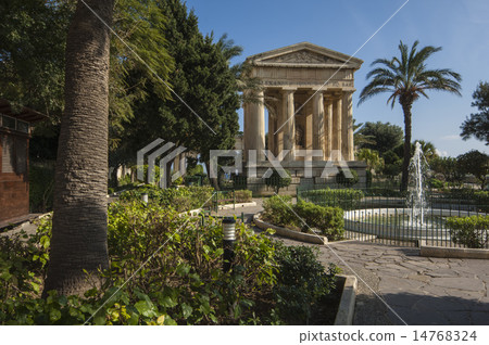 VALLETTA/MALTA 2006 - Lower Barrakka Gardens 14768324