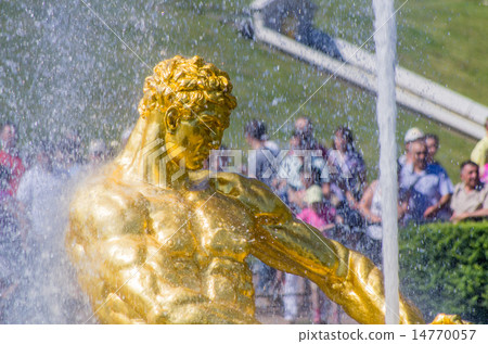Closeup Samson Fountain in Peterhof, Russia 14770057