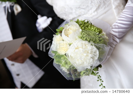 A bouquet 14780640
