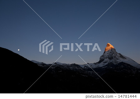 馬特宏峰和月亮 14781444