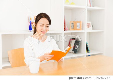 看書的女人 看書的女人 14782742
