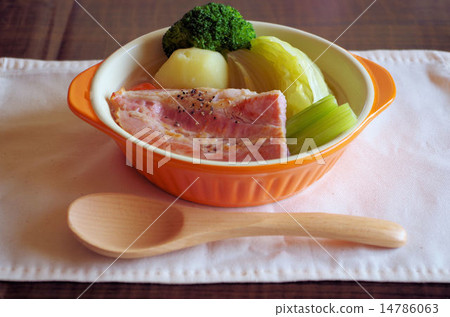 Vegetable and bacon potato Vegetable and bacon potato 14786063