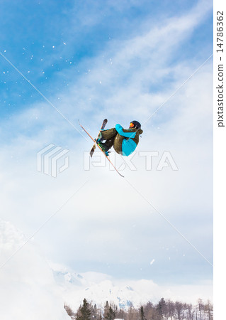 Free style skier. 14786362